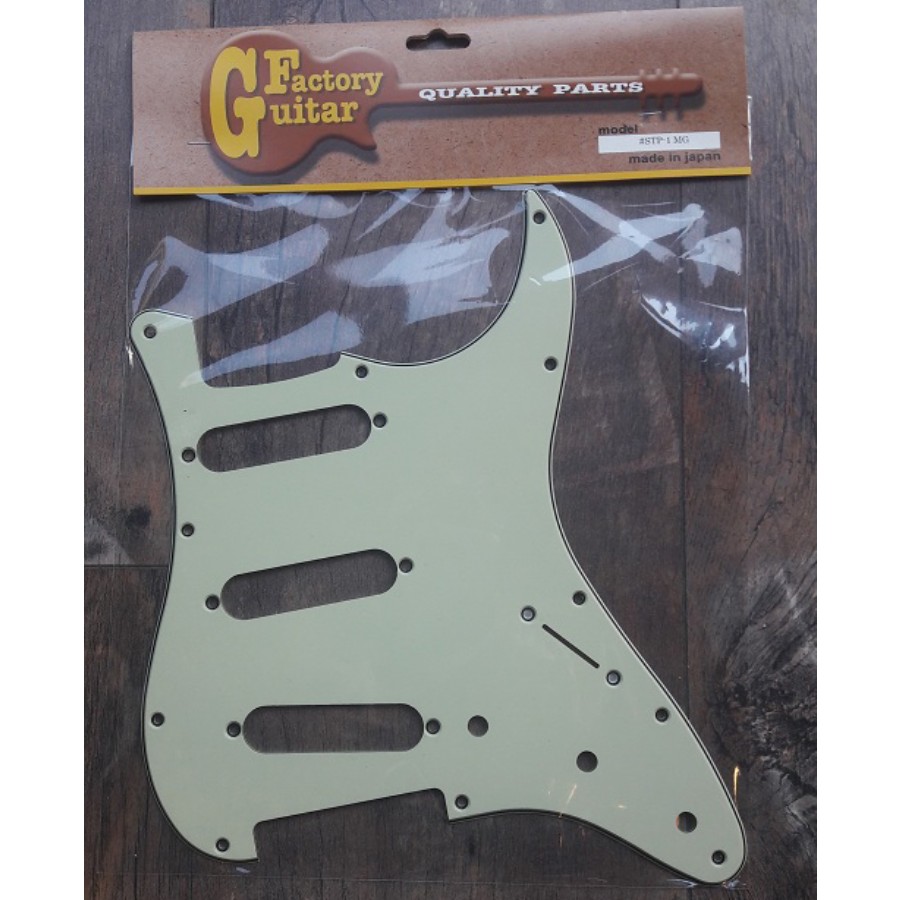 Domo STP-1MG Mint Green SSS Strat Pickguard